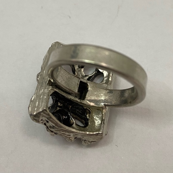 Silver tone oxidized unisex adjustable ring. Size 7. Great Pre-owned condition. - Picture 5 of 8